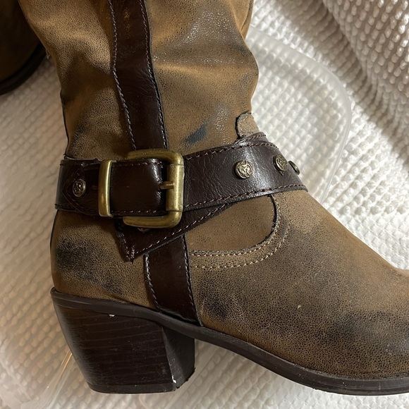 Air Madeline brown high to the knee boots. Size 7.5. Side zip. - Picture 5 of 8